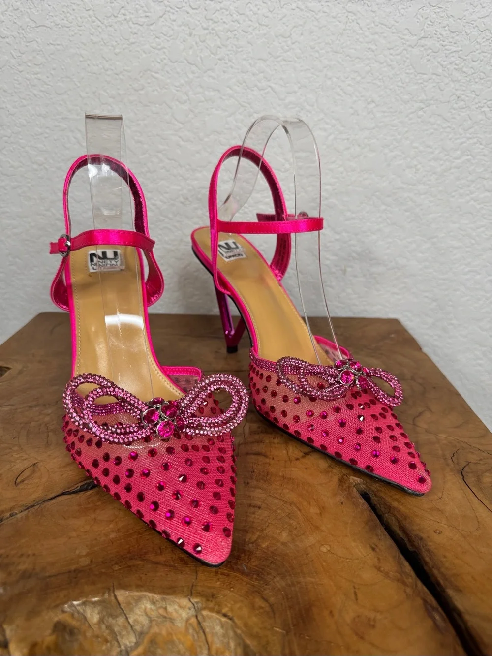 NINETY UNION GLORIA FUCHSIA RHINESTONE MESH TRIANGLE HEEL PONTED TOE PUMPS NWT